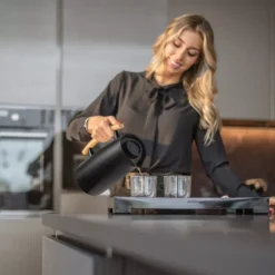 RIVIERA '63 Carafe Thermique GUZZINI 1 L Noire -Élégance Bar Soldes riviera 63 carafe thermique guzzini 1 l noire 2